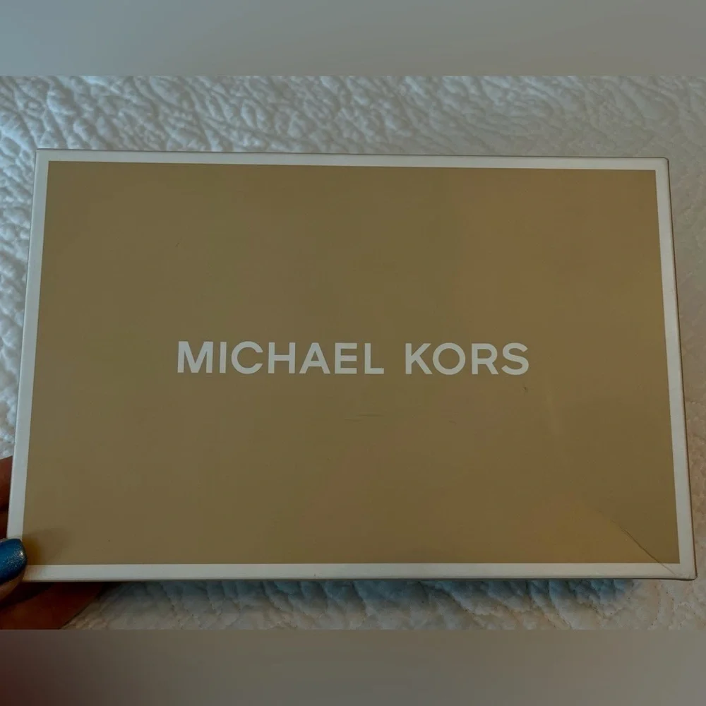 Michael Kors White Wristlet - Picture 10 of 10
